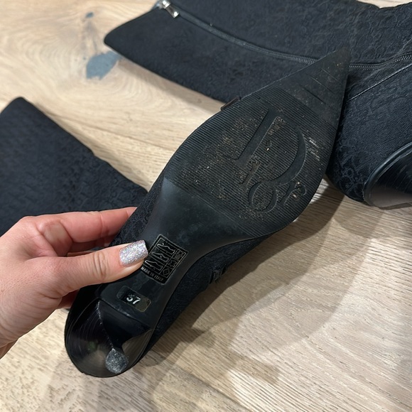 STUNNING VINTAGE DIOR BOOTS - Picture 3 of 4